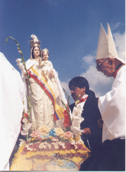 Coronacin de la Virgen y Mons. Bernardino Echeverra